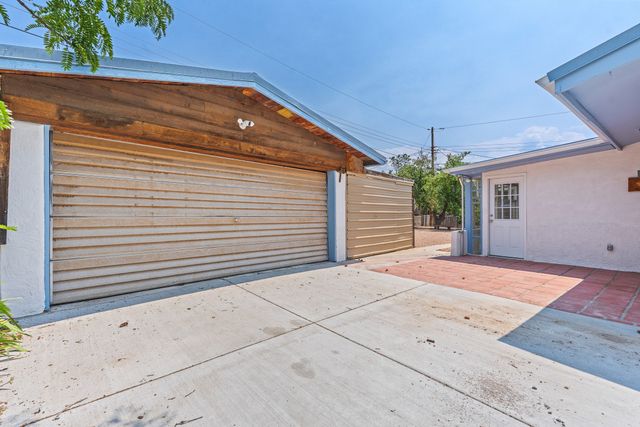 1113 S Luna Circle, Santa Fe, NM 87501