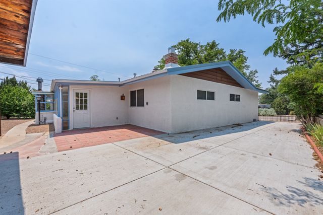 1113 S Luna Circle, Santa Fe, NM 87501