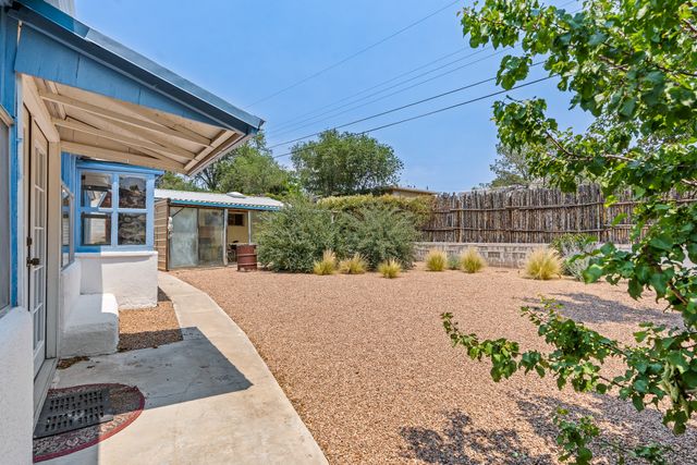 1113 S Luna Circle, Santa Fe, NM 87501