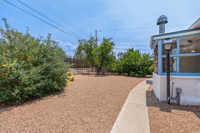 1113 S Luna Circle, Santa Fe, NM 87501