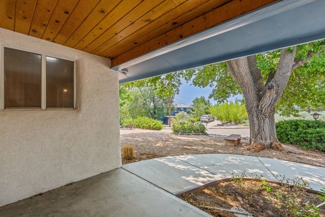 1113 S Luna Circle, Santa Fe, NM 87501