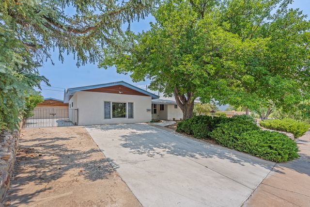 1113 S Luna Circle, Santa Fe, NM 87501