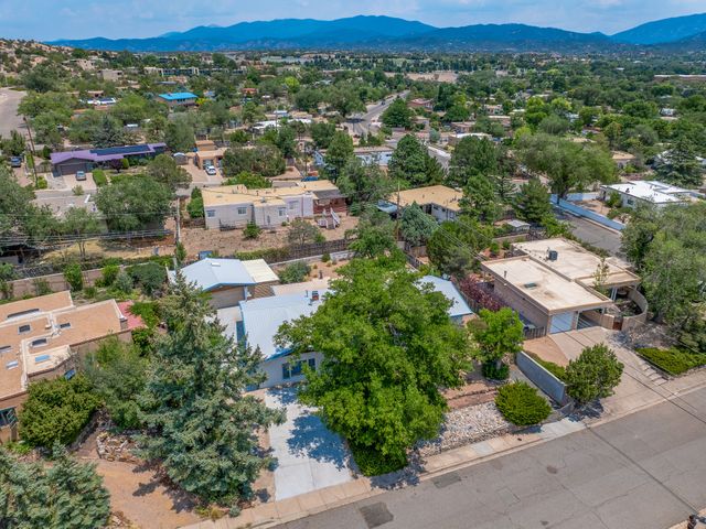 1113 S Luna Circle, Santa Fe, NM 87501