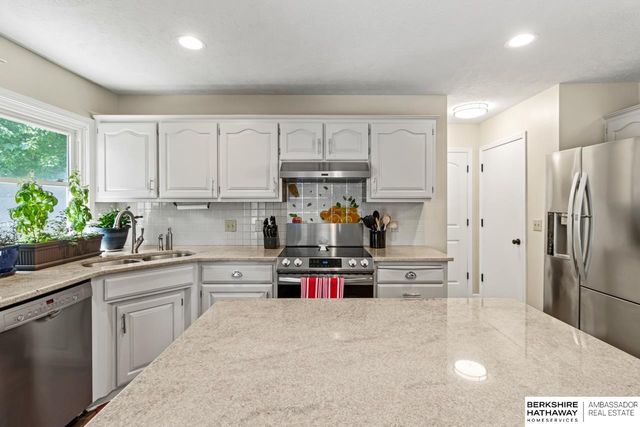 17057 Orchard Avenue, Omaha, NE 68135