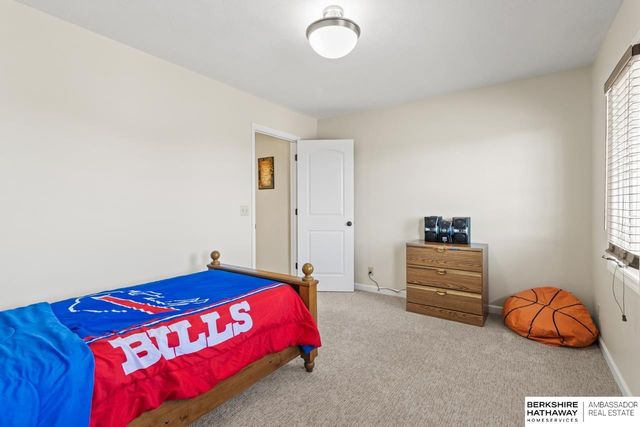 17057 Orchard Avenue, Omaha, NE 68135