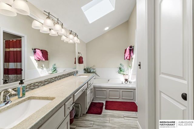 17057 Orchard Avenue, Omaha, NE 68135