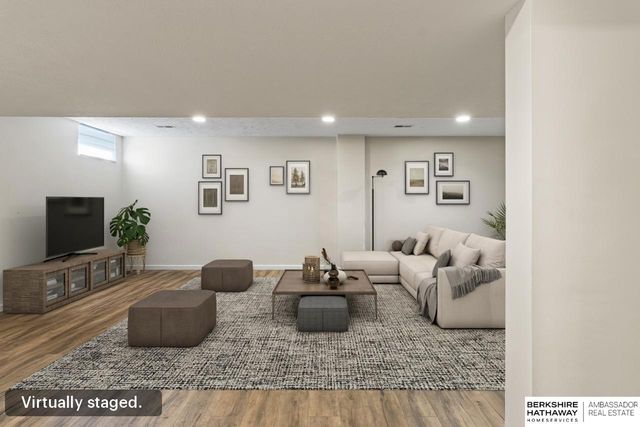 17057 Orchard Avenue, Omaha, NE 68135