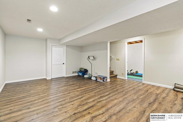 17057 Orchard Avenue, Omaha, NE 68135