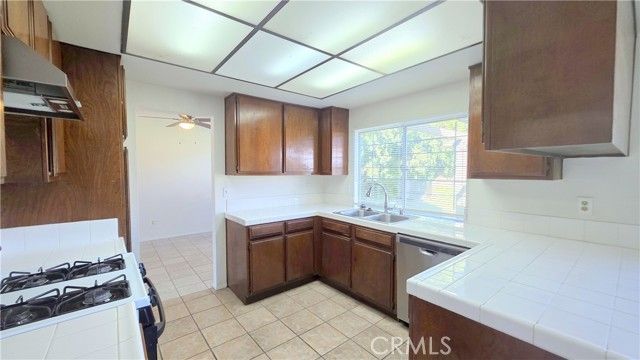 2731 S Cucamonga Avenue, Ontario, CA 91761