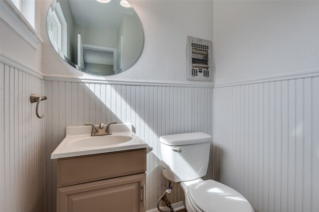 800 E Tucker Boulevard, Arlington, TX 76010