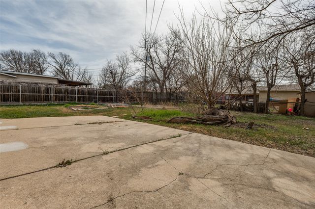 800 E Tucker Boulevard, Arlington, TX 76010