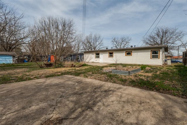 800 E Tucker Boulevard, Arlington, TX 76010