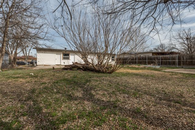 800 E Tucker Boulevard, Arlington, TX 76010