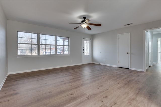 800 E Tucker Boulevard, Arlington, TX 76010