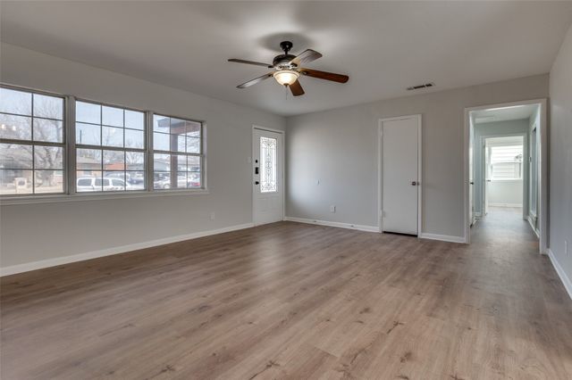 800 E Tucker Boulevard, Arlington, TX 76010