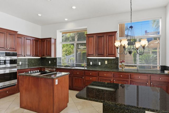 17964 Pueblo Vista Ln, San Diego, CA 92127