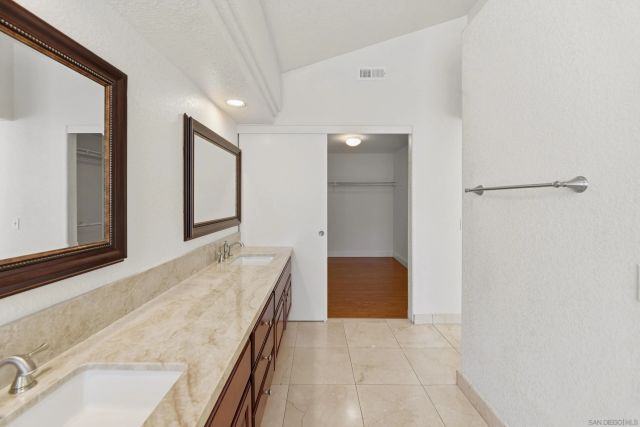 17964 Pueblo Vista Ln, San Diego, CA 92127