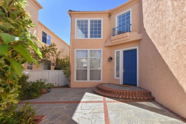 17964 Pueblo Vista Ln, San Diego, CA 92127