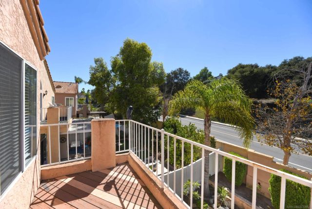17964 Pueblo Vista Ln, San Diego, CA 92127