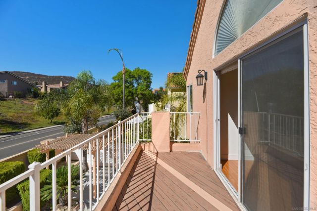 17964 Pueblo Vista Ln, San Diego, CA 92127