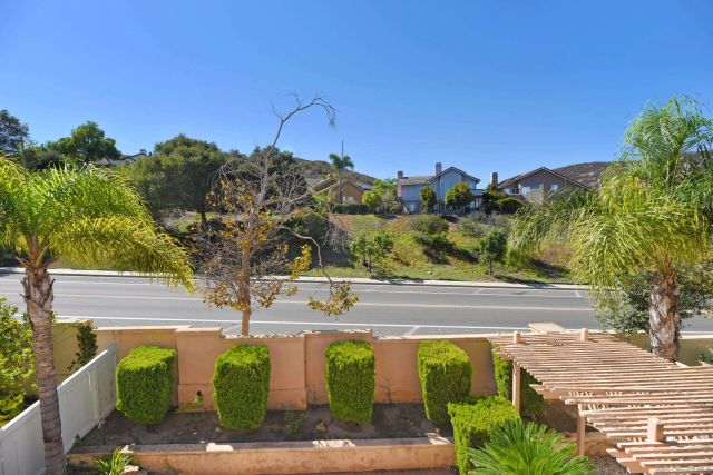 17964 Pueblo Vista Ln, San Diego, CA 92127