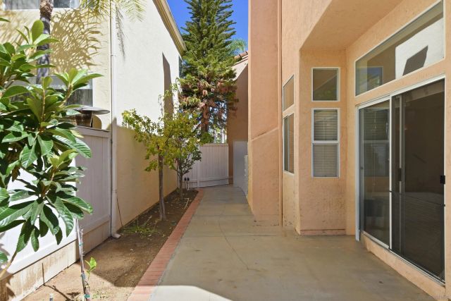 17964 Pueblo Vista Ln, San Diego, CA 92127