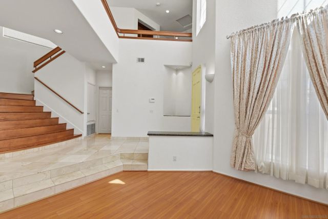 17964 Pueblo Vista Ln, San Diego, CA 92127