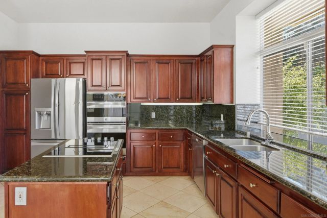 17964 Pueblo Vista Ln, San Diego, CA 92127