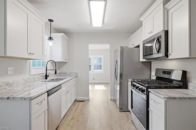 542 Hyde Park RD, Norfolk, VA 23503
