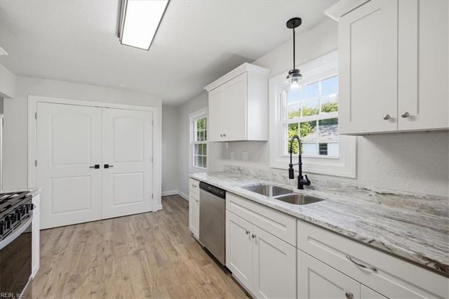 542 Hyde Park RD, Norfolk, VA 23503