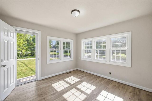 542 Hyde Park RD, Norfolk, VA 23503