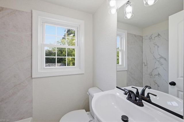 542 Hyde Park RD, Norfolk, VA 23503