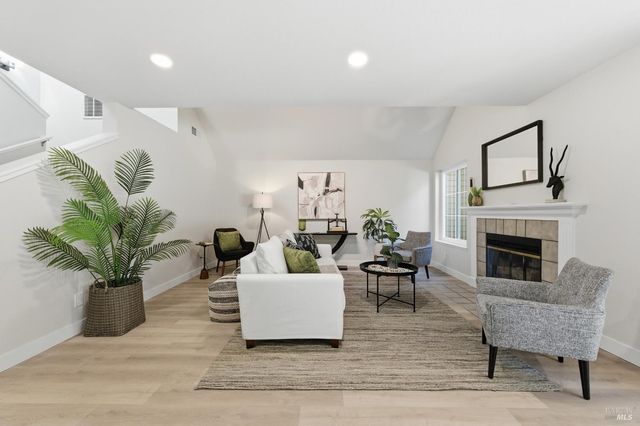 1530 Voorhees Cir, St. Helena, CA 94574