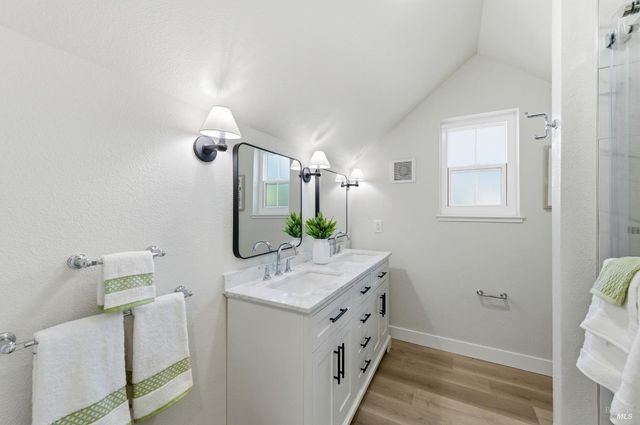 1530 Voorhees Cir, St. Helena, CA 94574