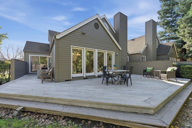 1530 Voorhees Cir, St. Helena, CA 94574