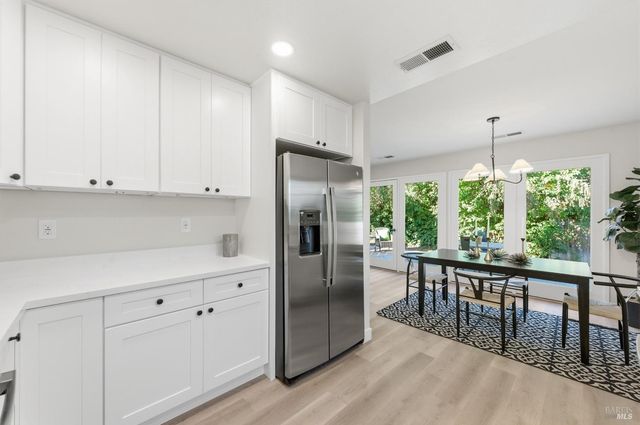 1530 Voorhees Cir, St. Helena, CA 94574