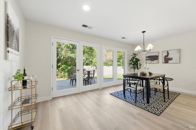 1530 Voorhees Cir, St. Helena, CA 94574