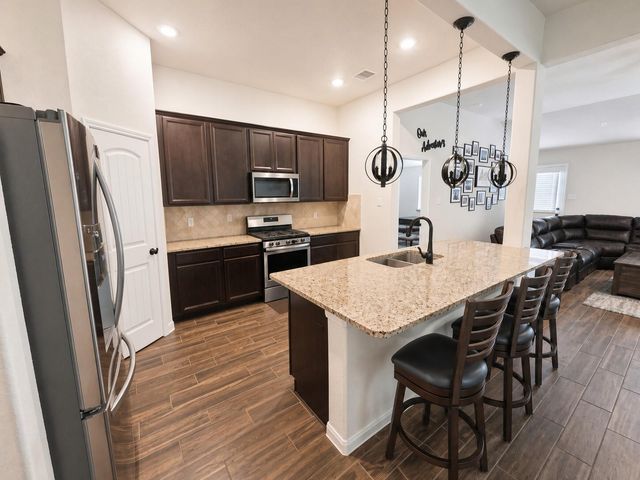 417 Kohls Crest Road, La Porte, TX 77571