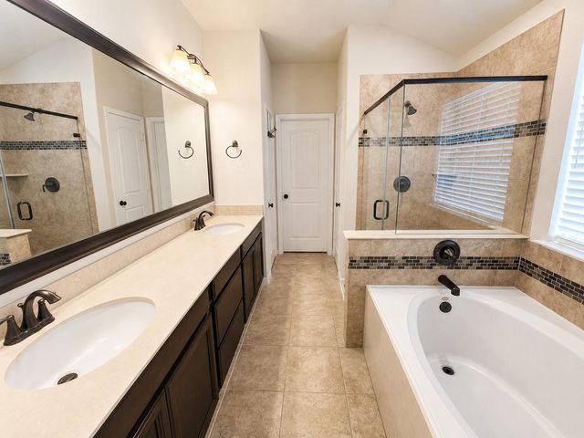 417 Kohls Crest Road, La Porte, TX 77571