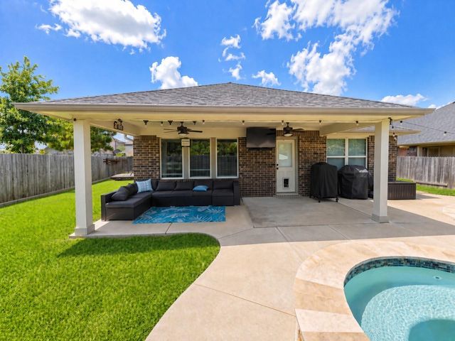 417 Kohls Crest Road, La Porte, TX 77571