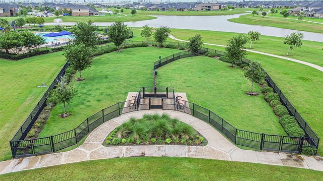 417 Kohls Crest Road, La Porte, TX 77571