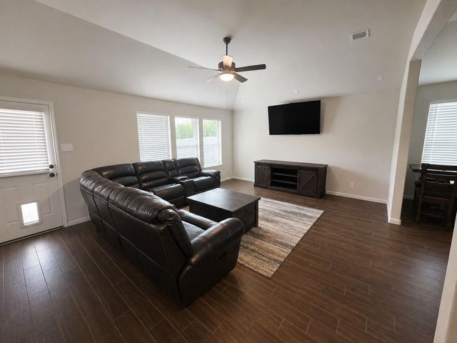417 Kohls Crest Road, La Porte, TX 77571