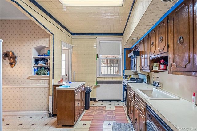 1404 E 49th Street, Brooklyn, NY 11234