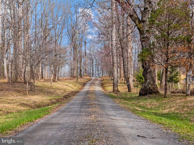 584 S POES RD, Amissville, VA 20106