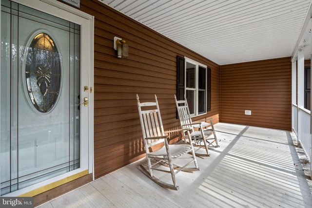 584 S POES RD, Amissville, VA 20106