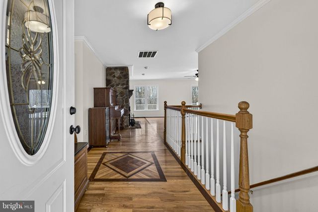 584 S POES RD, Amissville, VA 20106