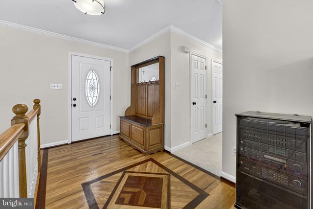 584 S POES RD, Amissville, VA 20106