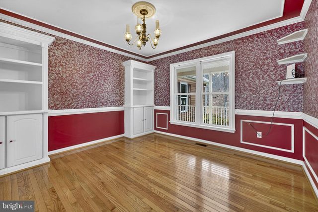 584 S POES RD, Amissville, VA 20106