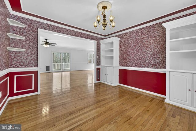 584 S POES RD, Amissville, VA 20106