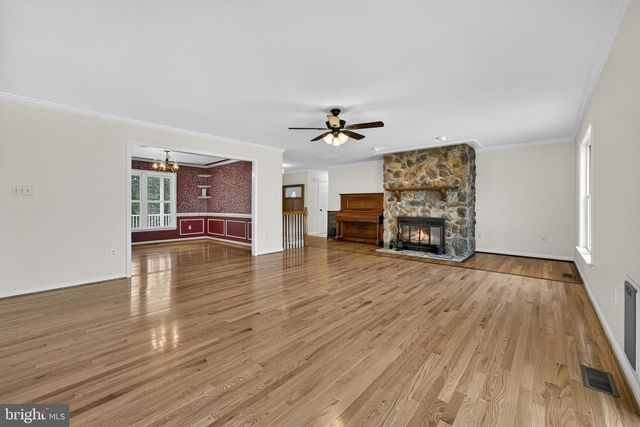 584 S POES RD, Amissville, VA 20106